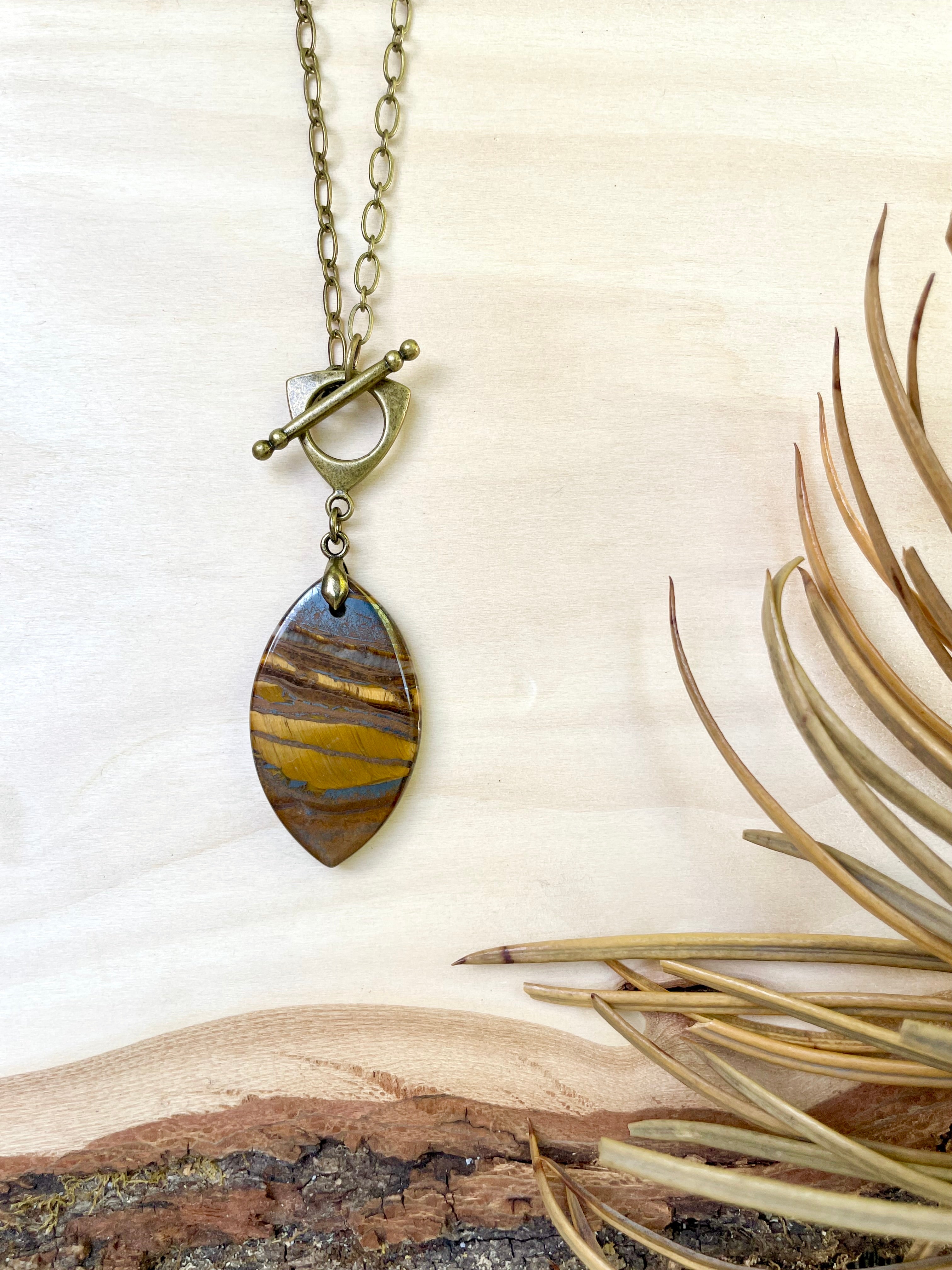 Tigers Eye Toggle Necklace