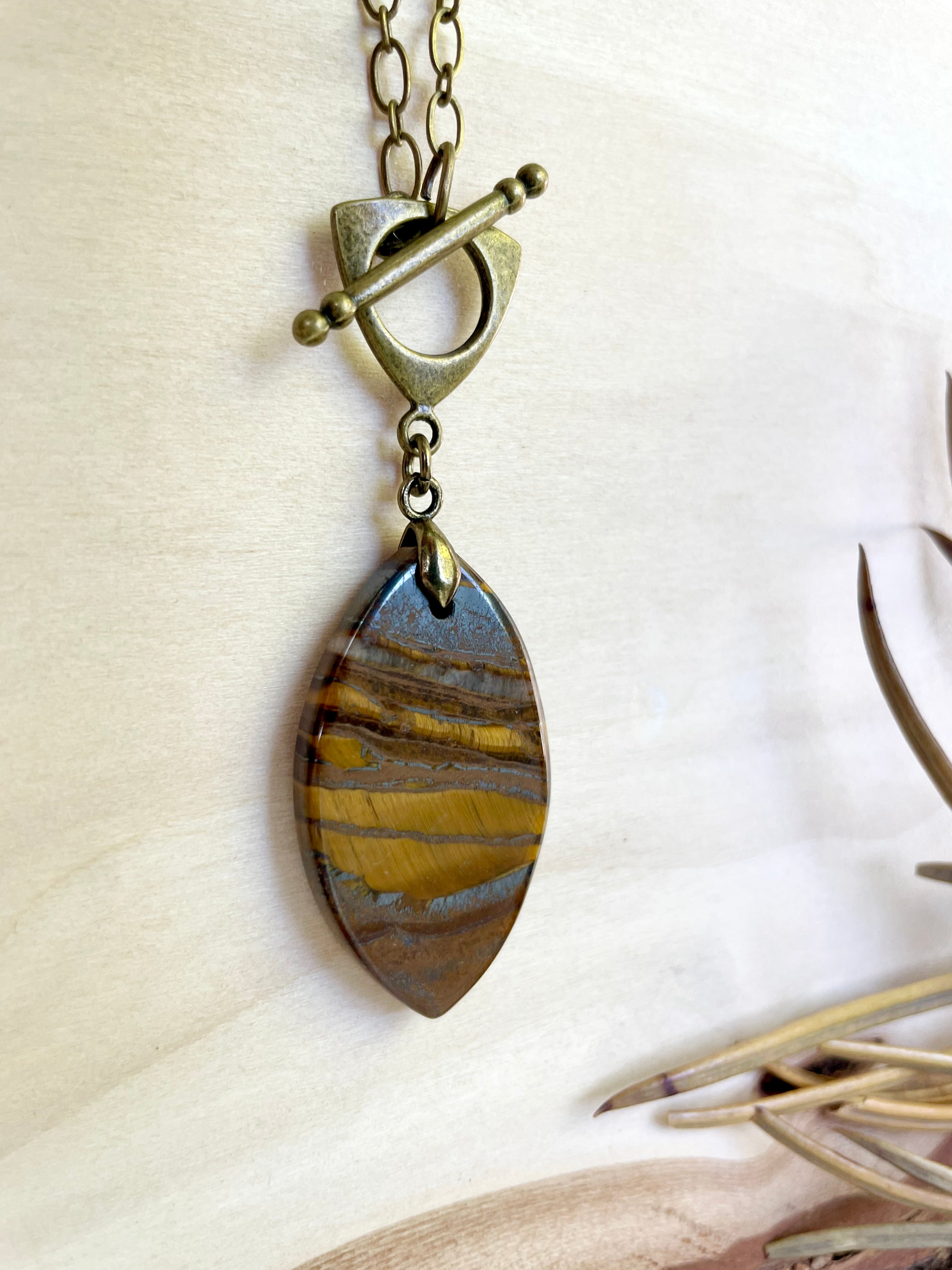 Tigers Eye Toggle Necklace