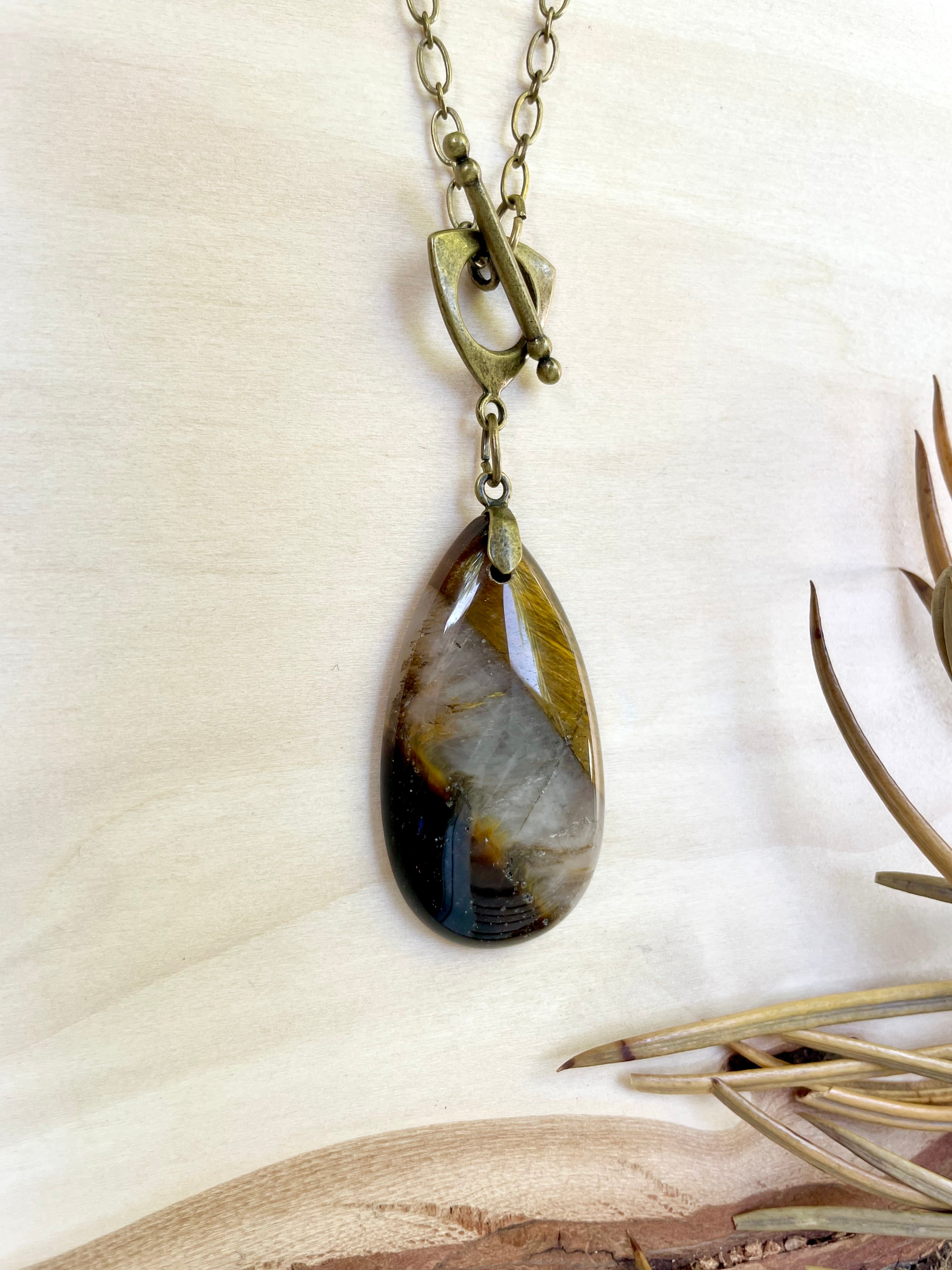 Tigers Eye Toggle Necklace