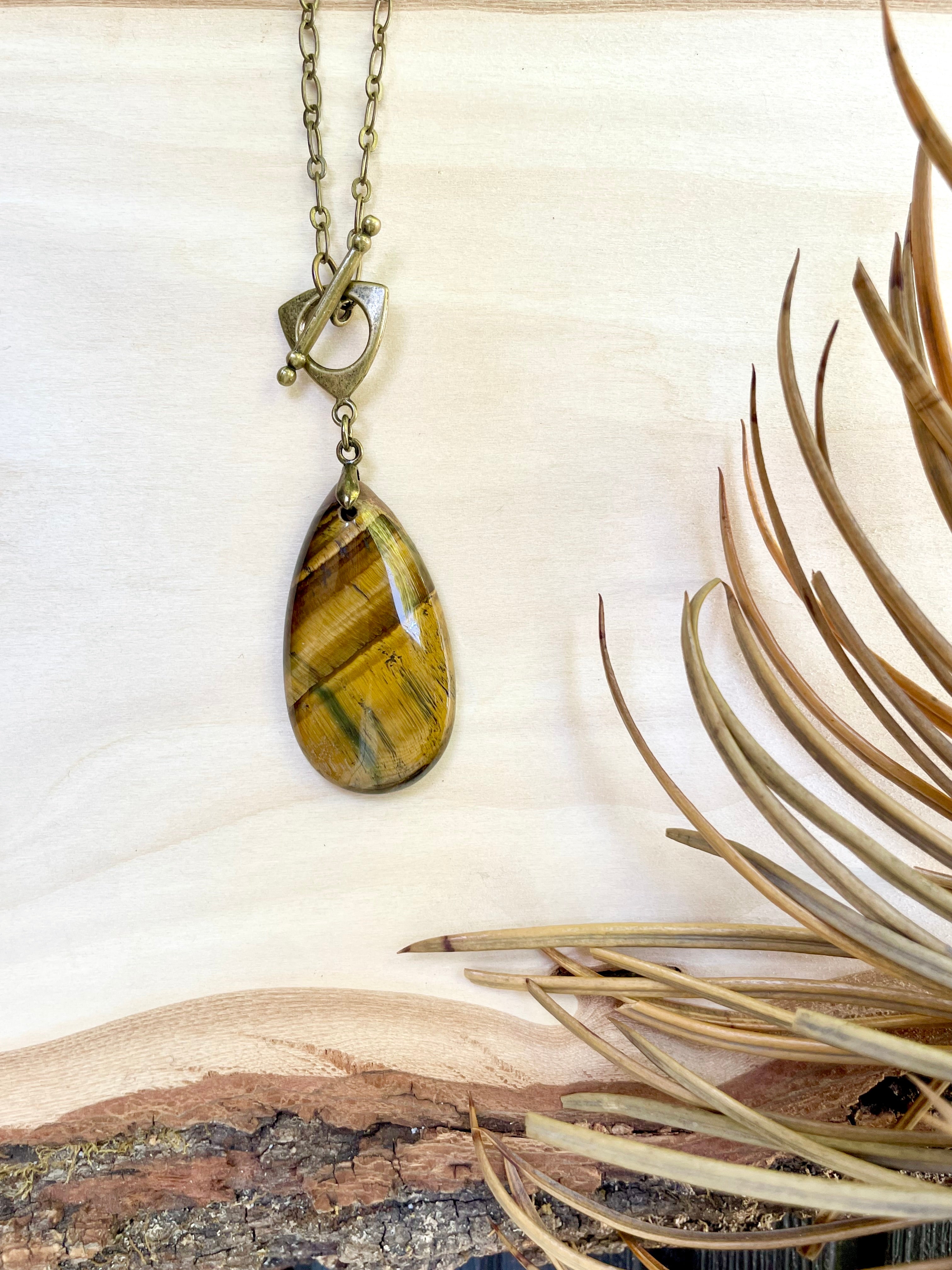 Tigers Eye Toggle Necklace