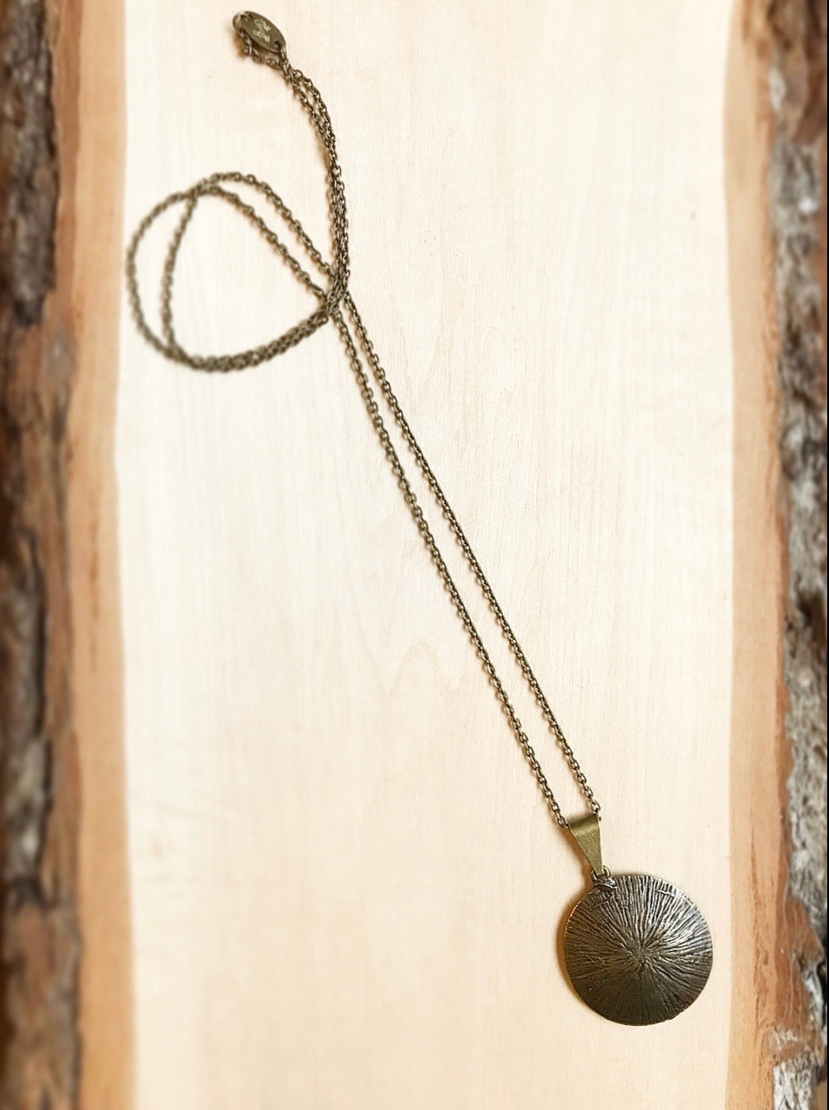 Medium Textured Round